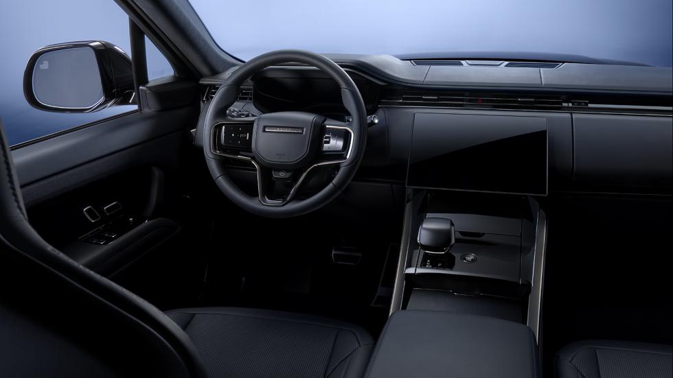 Ντεμπούτο για το κατάμαυρο Range Rover Sport SV Black